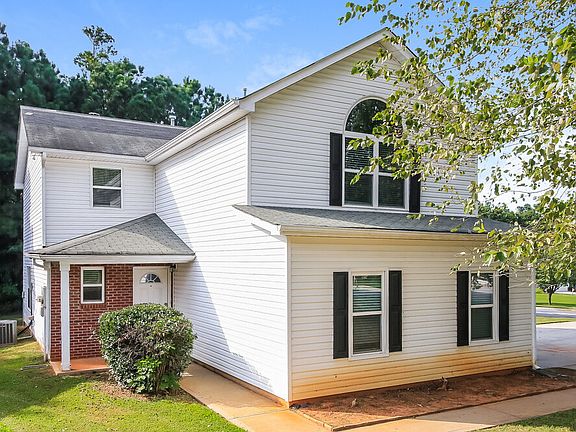 2nd image of 2962 Knoll View Pl