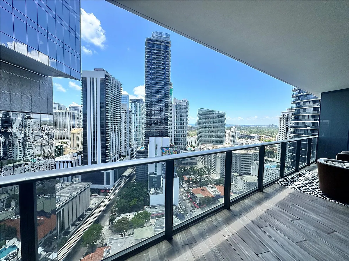 Building Photo - 801 S Miami Ave #2804