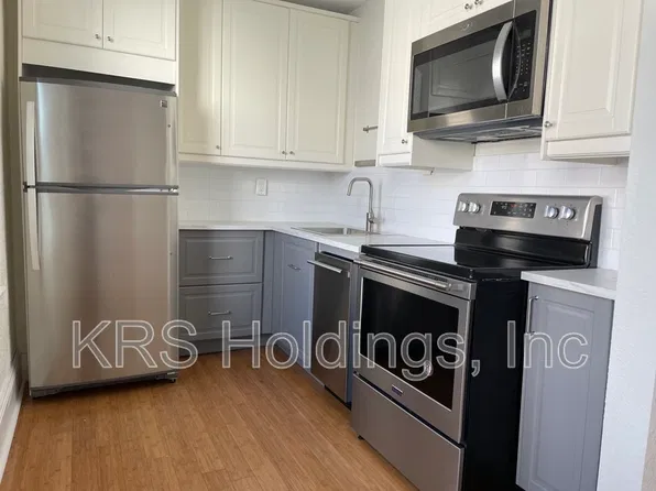 423 London St Unit 2, Portsmouth, VA 23704