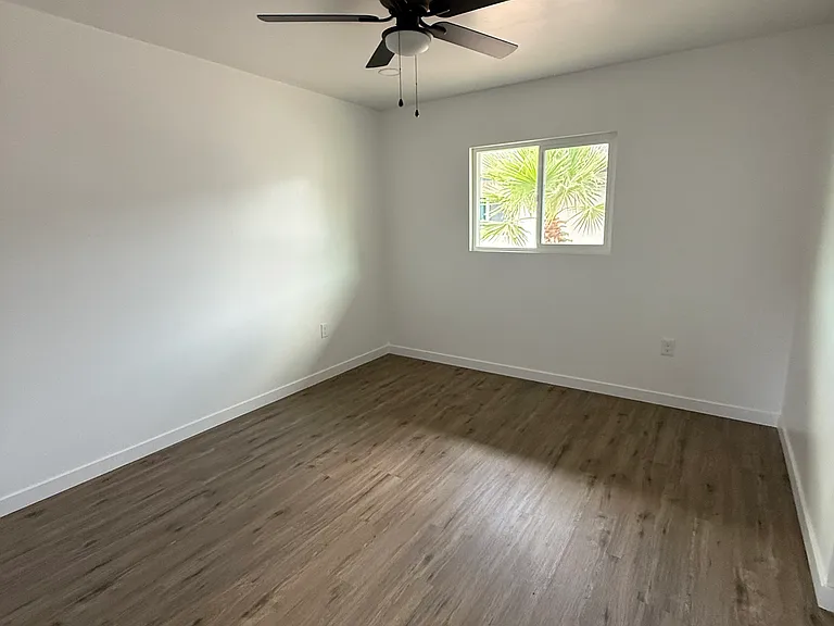 450 S Stapley Dr #C — Photo 7
