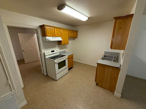 5th image of 904 S 18th St #B