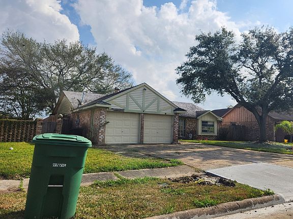 3rd image of 12107 Kirkbriar Dr