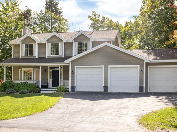 3658 Oxford Dr, Traverse City, MI 49686