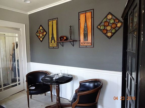 Foyer/Living Room