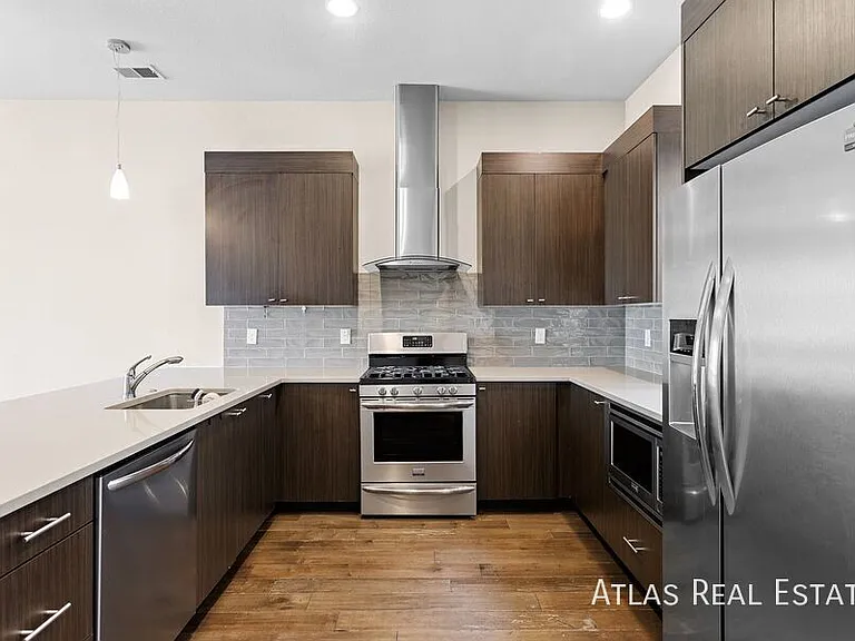 4132 E 35th Ave — Photo 7