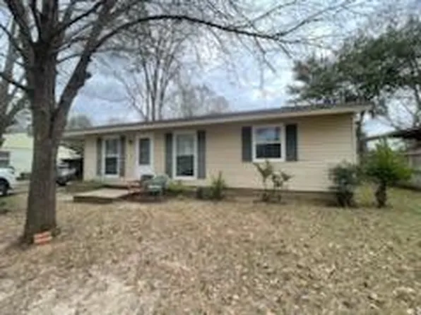 303 Hudson Ln, Albany, GA 31705