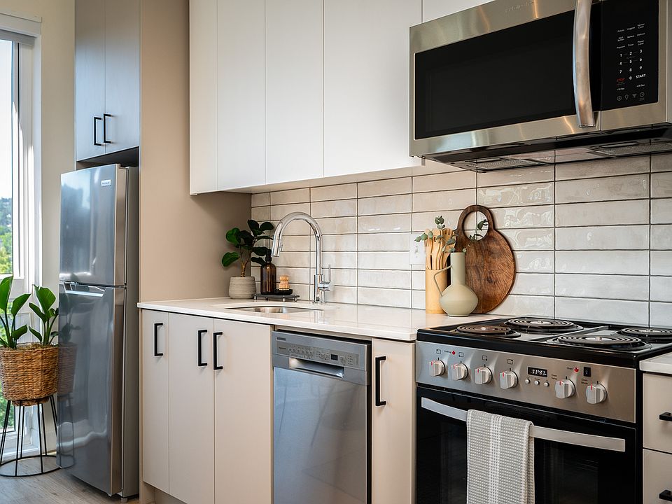 Studio A, 1BA, - 342SF - Kitchen