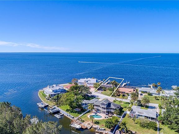 4th image of 1905 Gulfview Dr