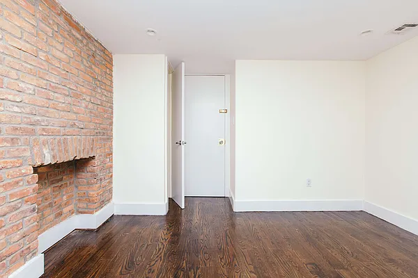 Rented by Nooklyn NYC LLC | media 26