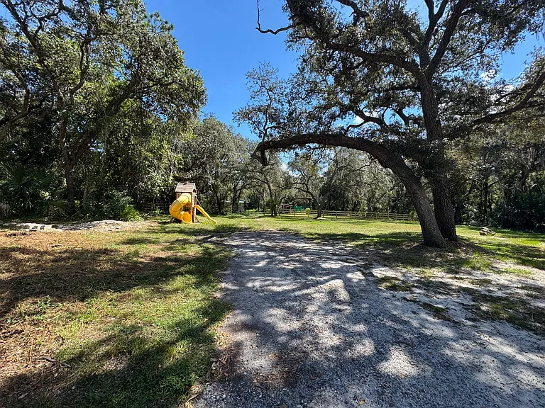 599 S Country Club Rd — Photo 28