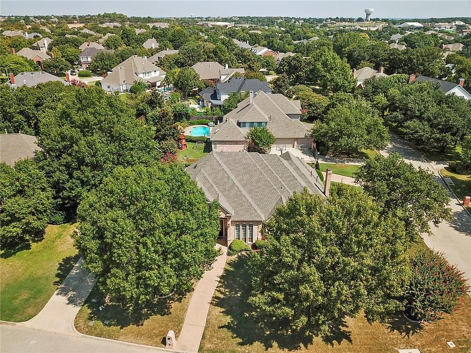 2nd image of 701 Shadow Glen Dr