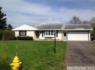 325 Maple Lane Ct, Roseville, MN 55113