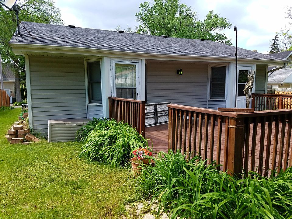 2nd image of 310 Lily Ln