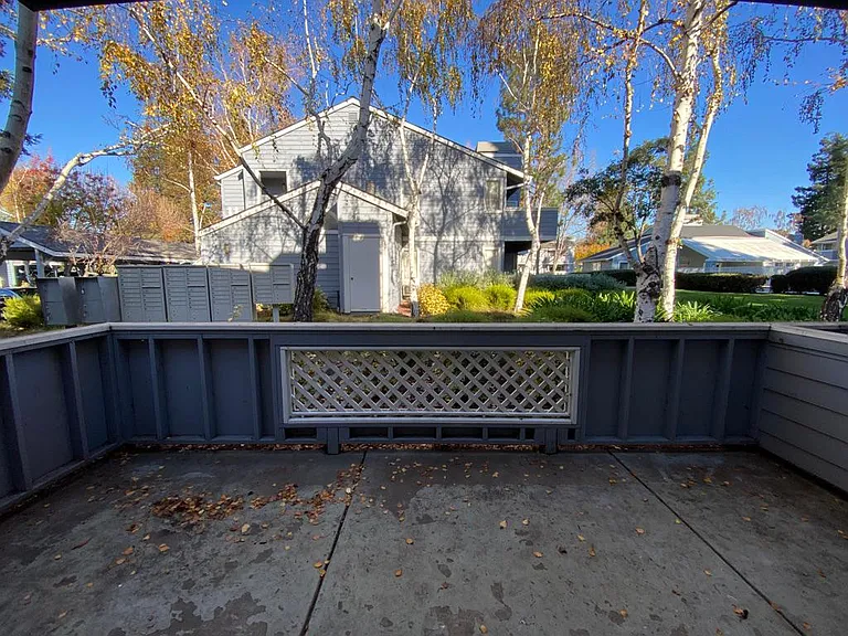 1537 Four Oaks Cir — Photo 14