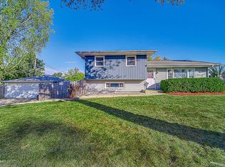 2430 61st St, Downers Grove, IL 60516