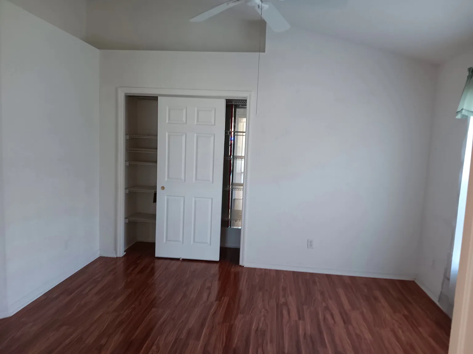 3 bed, 1488 sqft, $1,950 — Photo 1