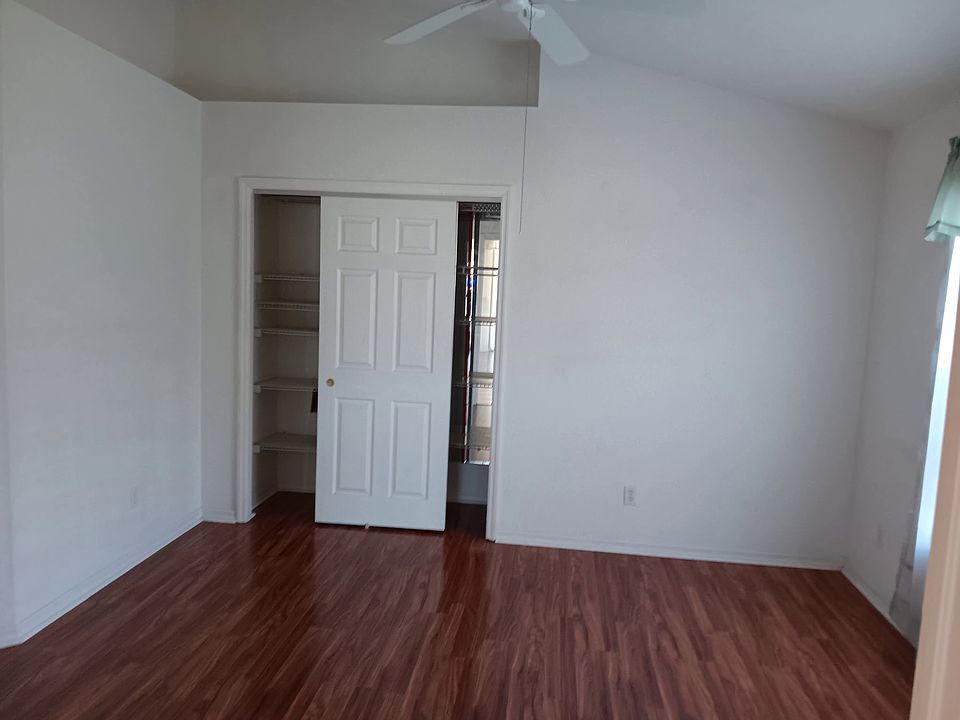 1st image of 4214 Fairway Pl