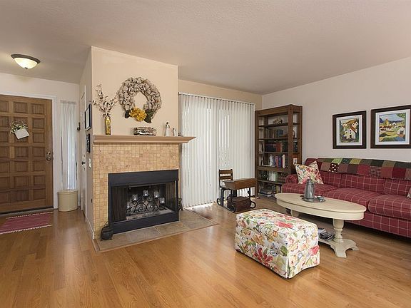 2nd image of 4533 Chateau Dr