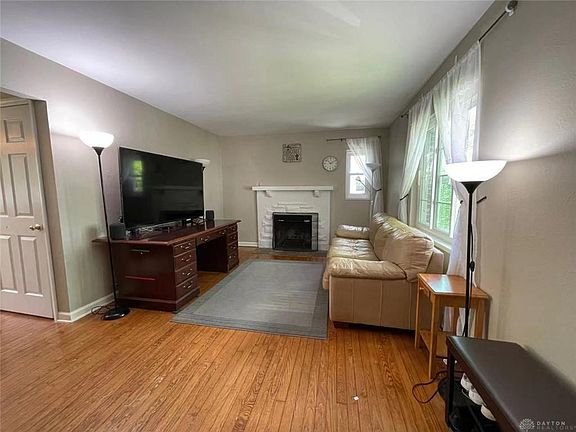 3rd image of 434 Triangle Ave