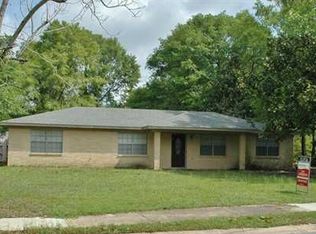 208 Mitchell St, Ocean Springs, MS 39564