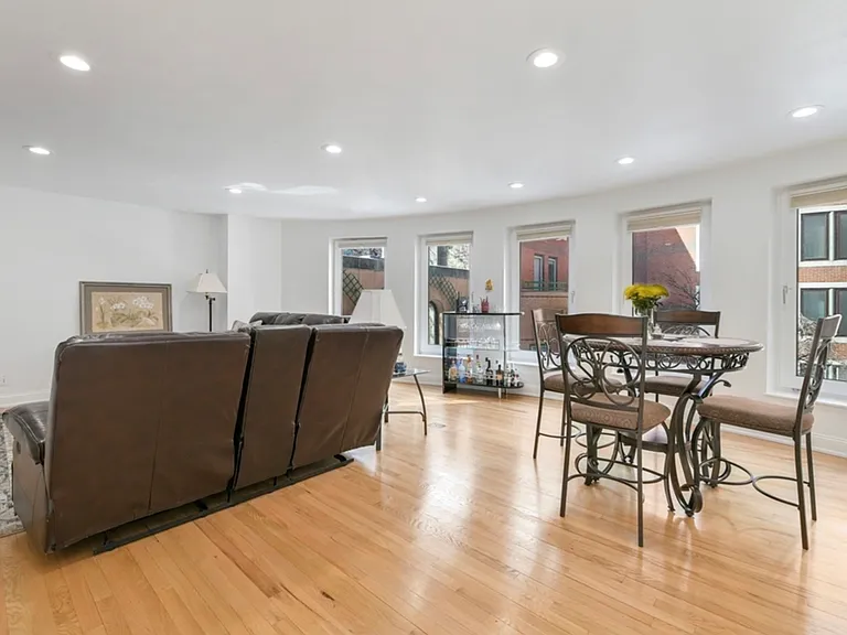 230 Independence Dr #6D — Photo 3