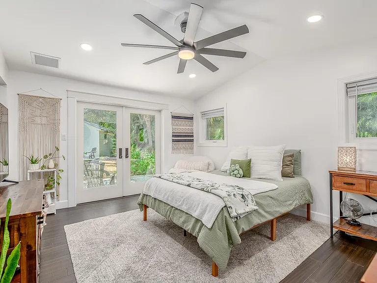 547 SW Riverview St — Photo 33