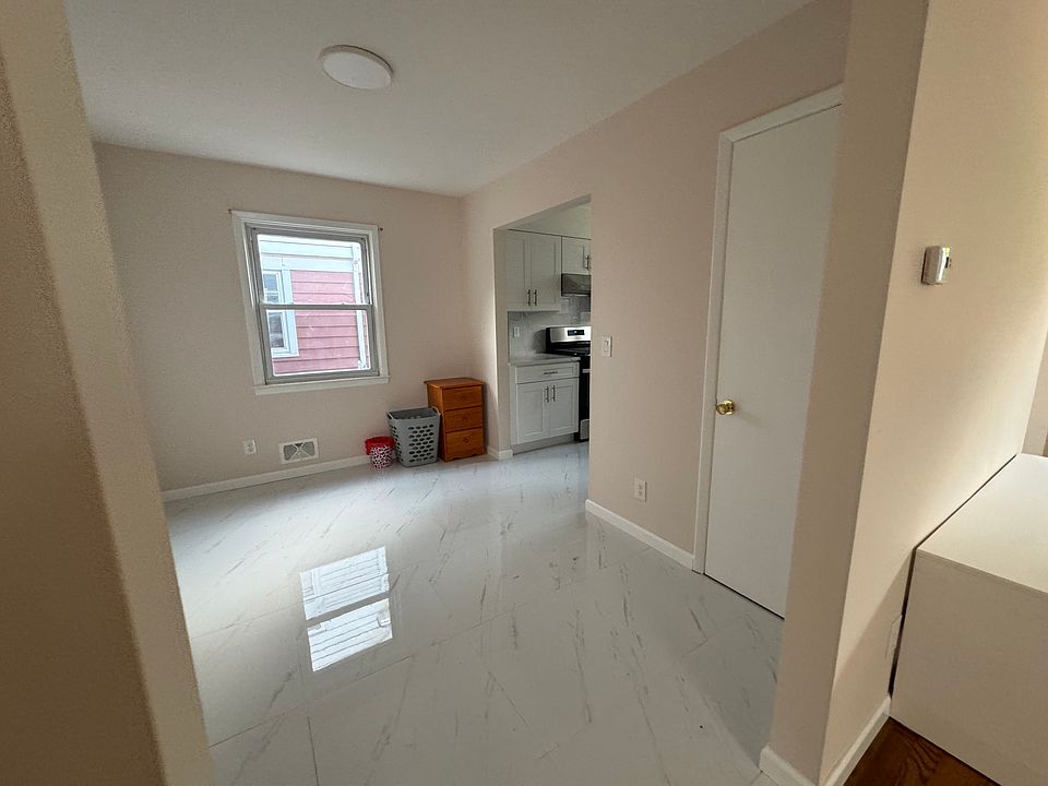 1st image of 156 Garrison Ave Floor 1