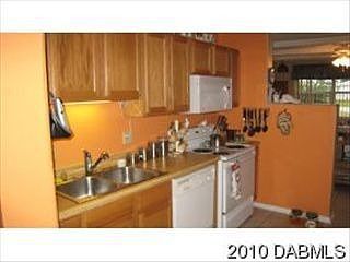 4th image of 61 River Dr