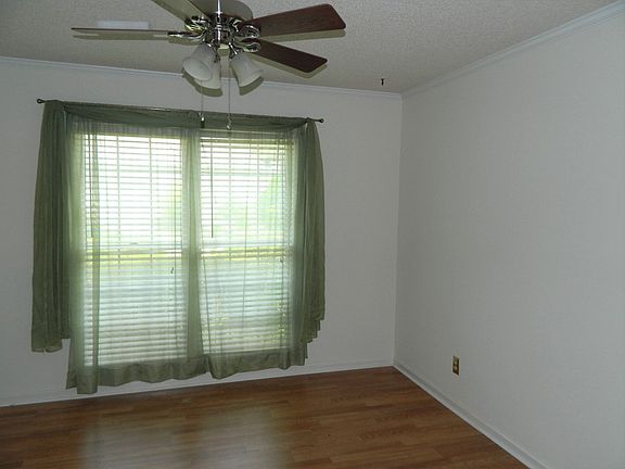 3rd image of 502 Sunnymeade Dr