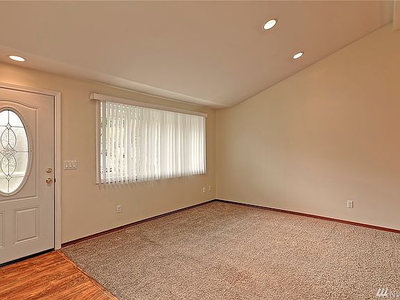 5th image of 1815 126th Dr SE