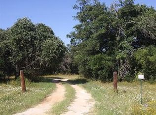 194 County Road 7725, Natalia, TX 78059