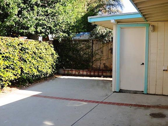 4th image of 2143 Monmouth Dr