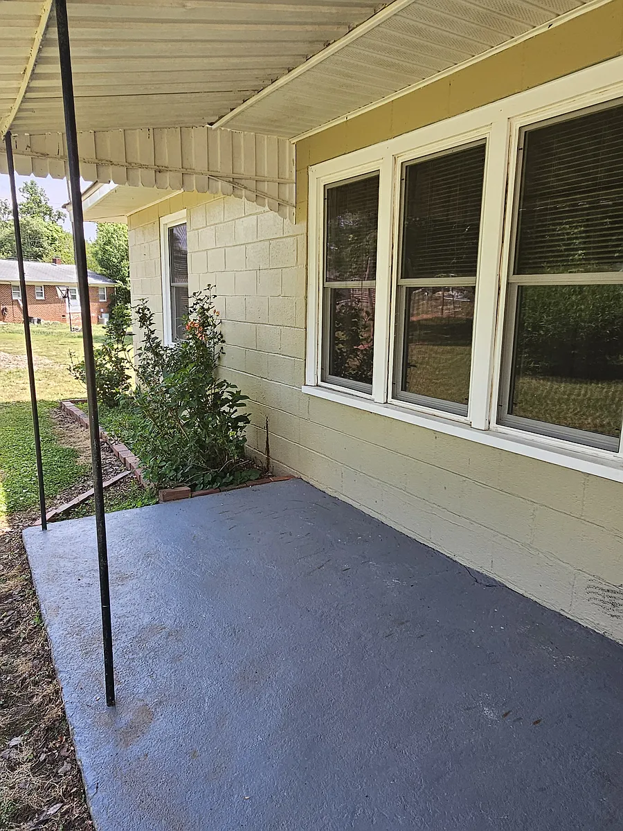 Building Photo - 100 Coley Cir