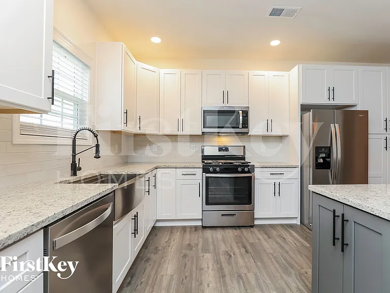 516 Dexter Dr — Photo 8