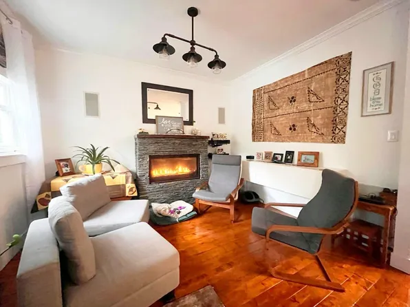 515 Salsbury Dr, Vancouver, BC V5L 3Z6