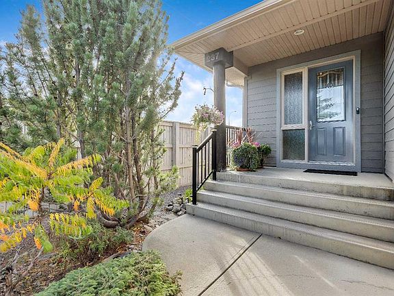 2nd image of 237 E Chapala Dr SE
