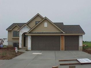 1394 Ardmore Dr, Council Bluffs, IA 51503