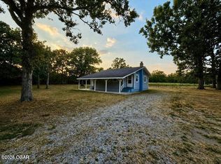 13490 Hickory Dr, Neosho, MO 64850