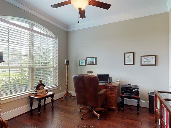 5th image of 2602 Somerton Ct