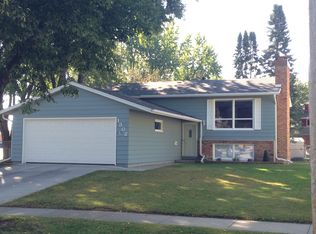 1302 40th St NW, Rochester, MN 55901