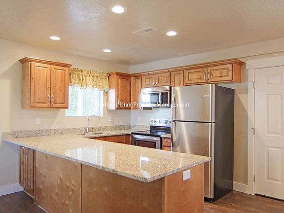 3 Kitchen_07102023
