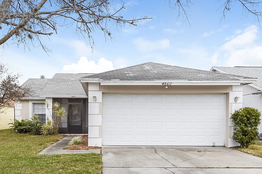 3 bed, 2.0 bath, 1330 sqft, $1,865 — Photo 1