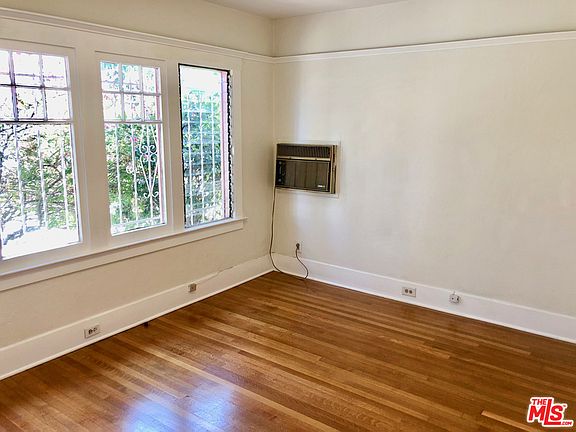 4th image of 215 N Kingsley Dr