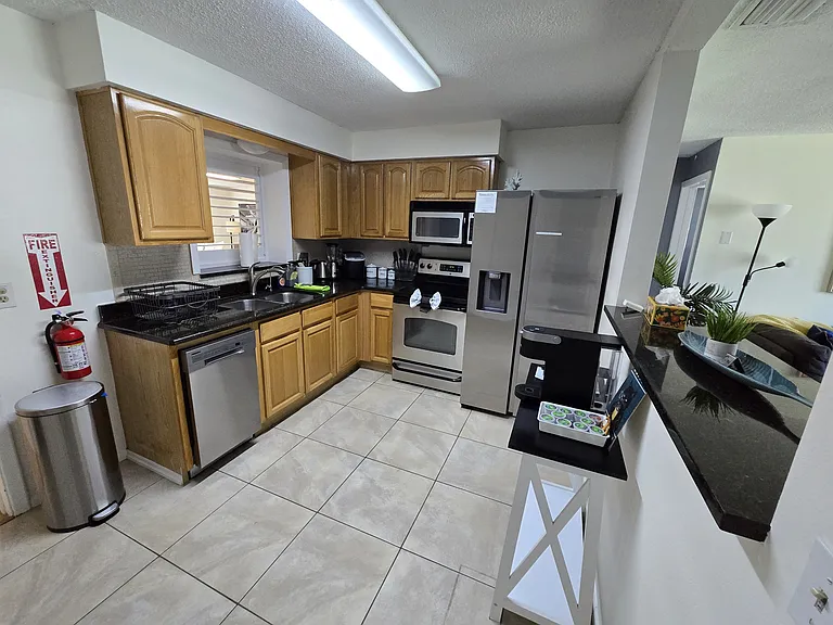 1430 Parkview Ln — Photo 11
