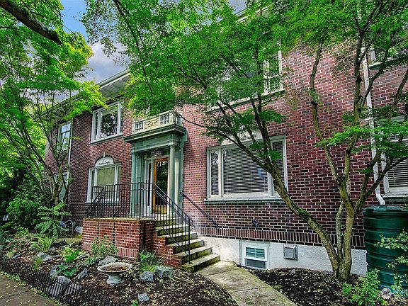 2nd image of 2605 Franklin Avenue E #A