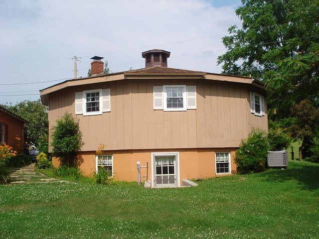 2nd image of 470 Harlan St
