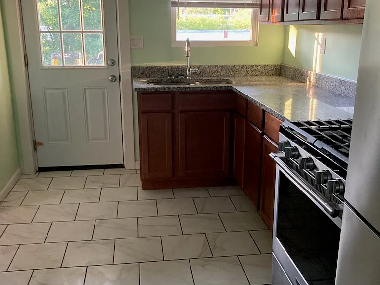 414 Poplar Ave — Photo 4