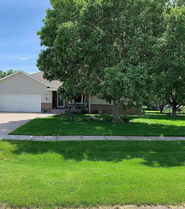 1st image of 30 Redwood Dr