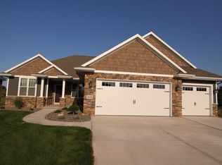 1614 Steiner Ln, Howard, WI 54313