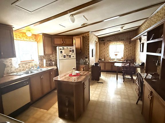 5th image of 3136 Beaver Creek Rd